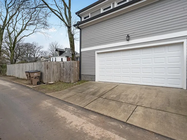 1405 Dallas Ave — Photo 24