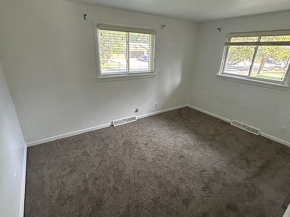 5th image of 345 Agate St