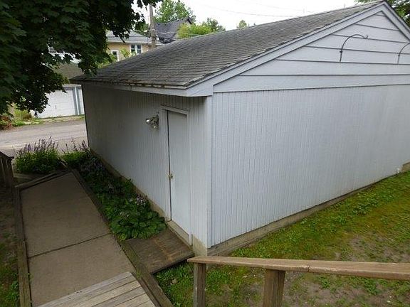 5th image of 1128 Grand Ave