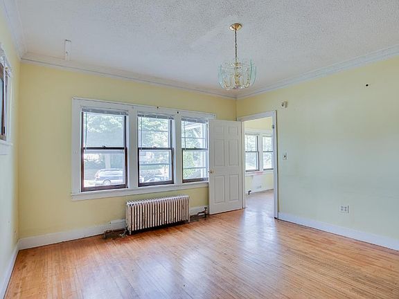 4th image of 616 Newton Ave N