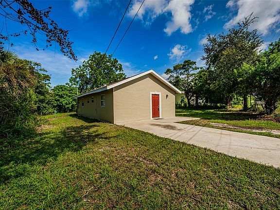 2nd image of 4811 Roberts Rd