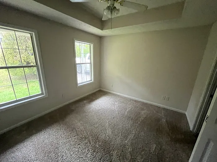3 bed, 2.0 bath, 1200 sqft, $1,950 — Photo 4