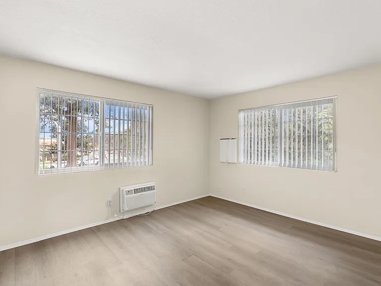 Applewood Apartments — Photo 83