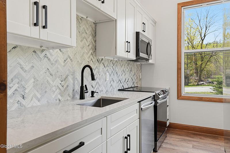 4th image of 66 Horicon Avenue #1W