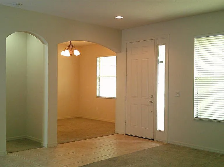 609 Cedar Waxwing Dr — Photo 3