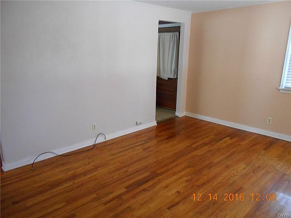 2nd image of 114 Northfield Dr