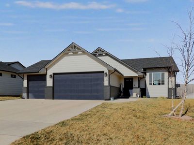 142 E Poplar Cir, Goddard, KS, 67052