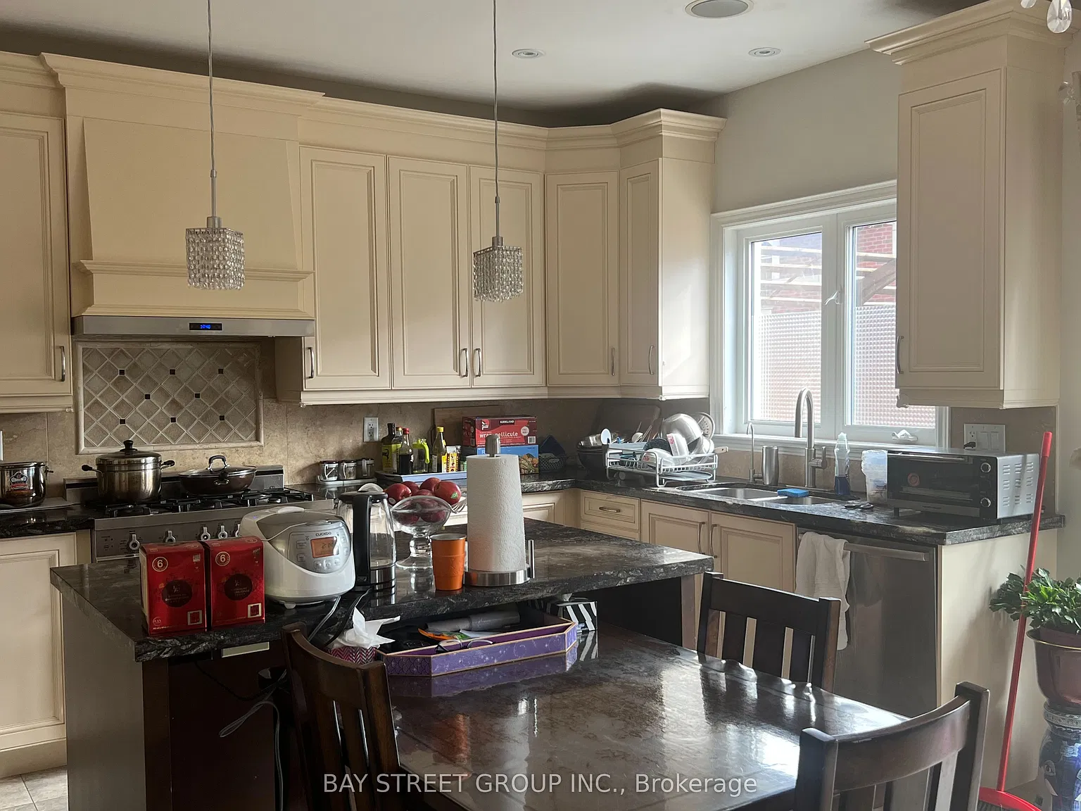 4 bed, $5,499 — Photo 2