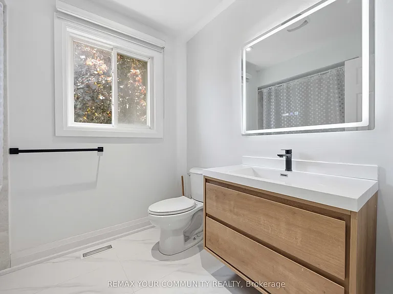 251 Osmond Cres — Photo 31
