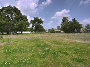 809 NE 5th St, Wagoner, OK 74467