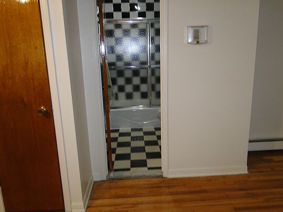 5th image of 31-6 42nd Street # First Floor