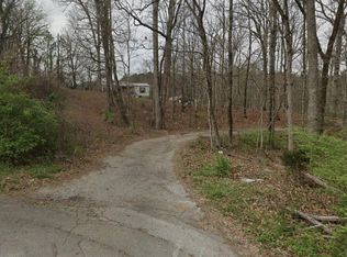 92 Neal Dr, Rossville, GA 30741
