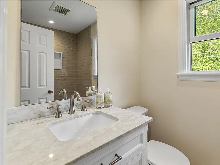 42 Farmstead Ln — Photo 15