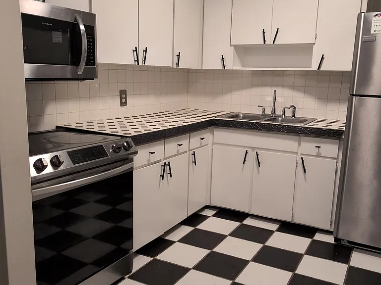441 Harding Pl #B2 — Photo 5