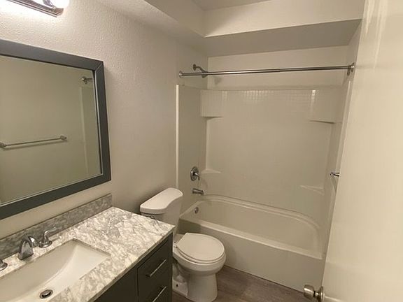 5th image of 210 W Sheila Ln #2
