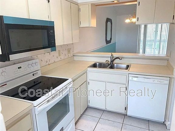 3rd image of 6424 Spring Flower Dr Unit 25