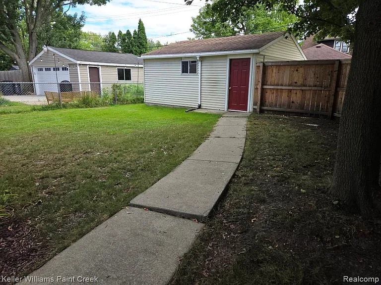 1489 West Blvd — Photo 36