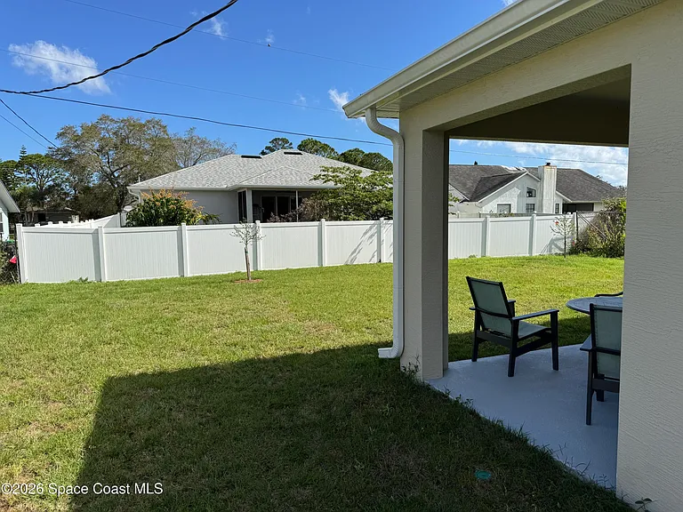 1349 Ashford Ave NE — Photo 13