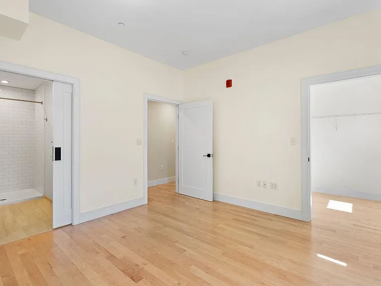 2489 Washington St #2A — Photo 15