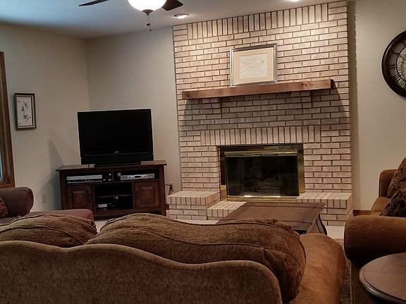 Family Room, 20'x17'