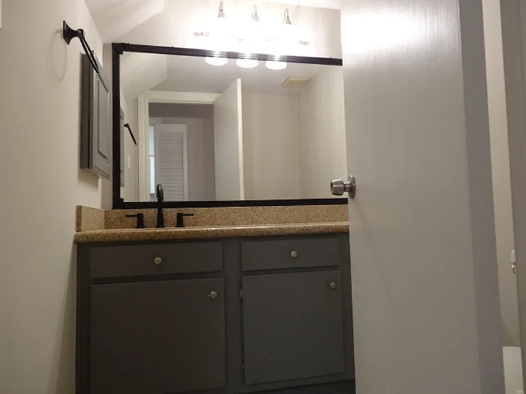 864 Augusta Dr #208 — Photo 15