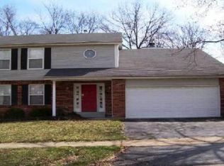 746 Auber Ridge Ct, Ballwin, MO 63011