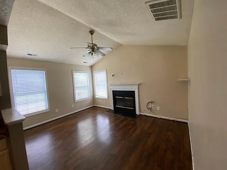 22 Old Pond Ct — Photo 11