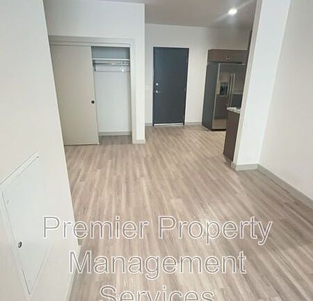 3rd image of 1127 Alderson Ave #211