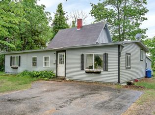 43 Stuart St, Fryeburg, ME 04037