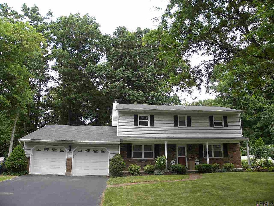 1st image of 9 Turnberry Ln