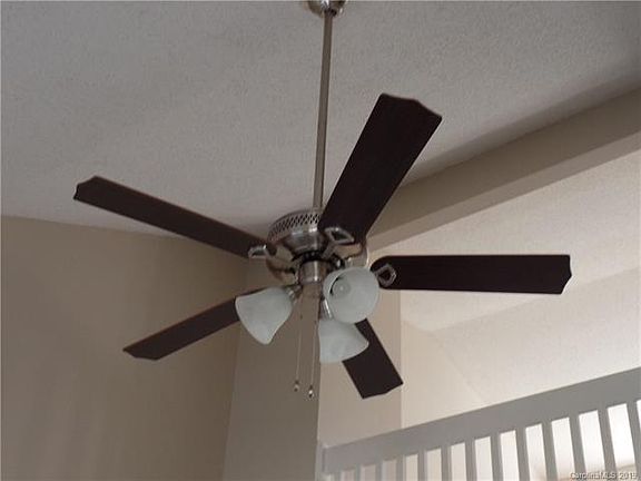 5th image of 7682 Petrea Ln
