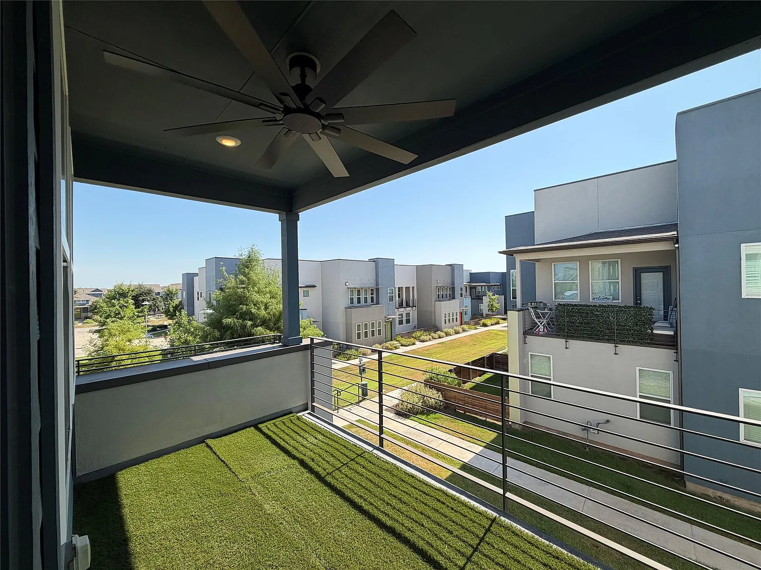 3 bed, 2.5 bath, 1493 sqft, $2,250 — Photo 2