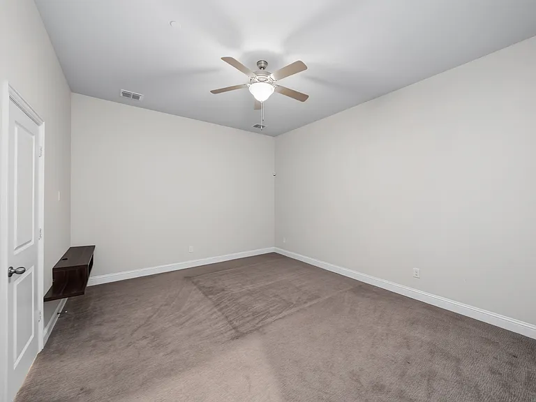 7513 Sunset Blvd — Photo 28