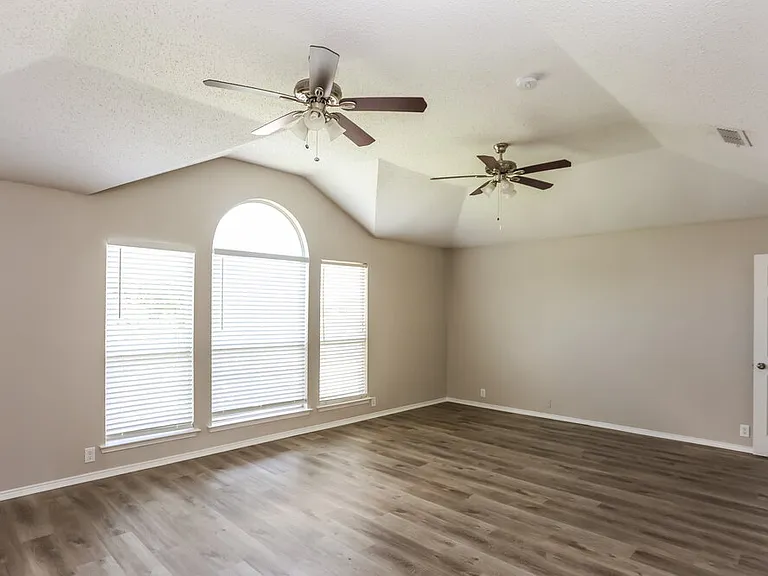 3404 Roddy Dr — Photo 14