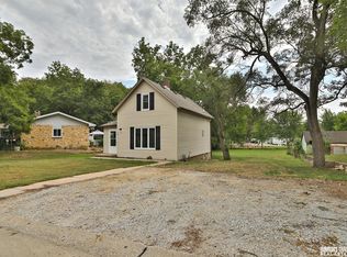 305 W East St, Weeping Water, NE 68463