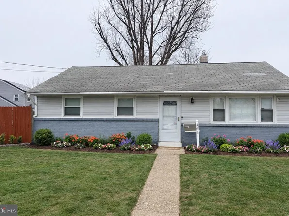 463 Colonial Rd, Bellmawr, NJ 08031