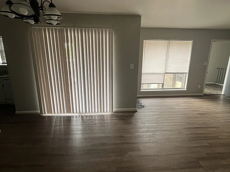 Malibu Apartments — Photo 15
