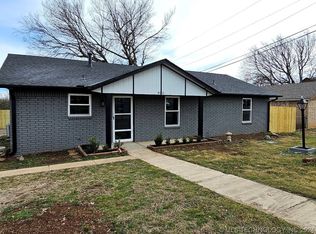 4921 S Redbud Dr, Sand Springs, OK 74063