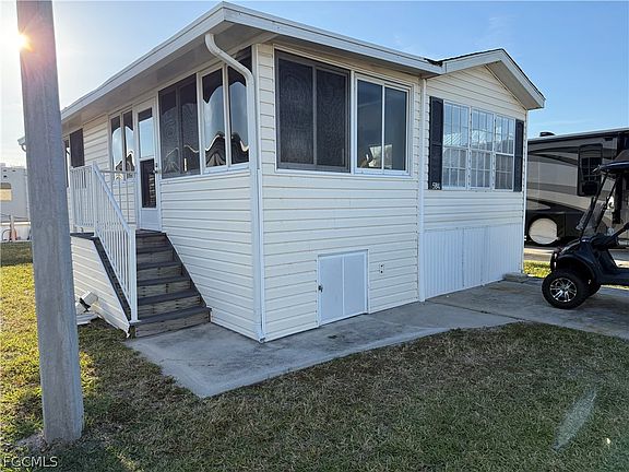 5th image of 19681 Summerlin Rd #584