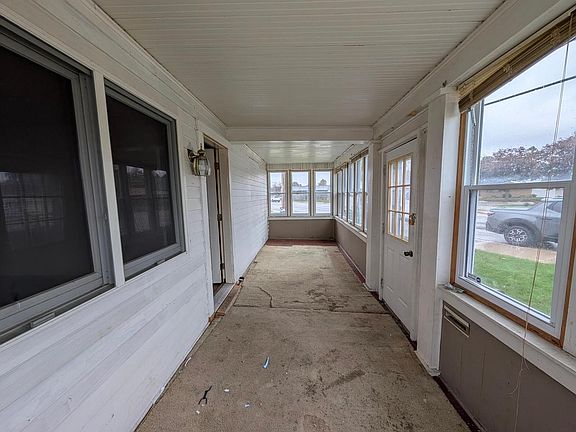 5th image of 2902 Forest AVENUE