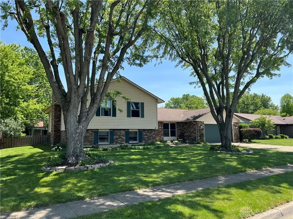 7080 Woodcroft Dr, Englewood, OH 45322