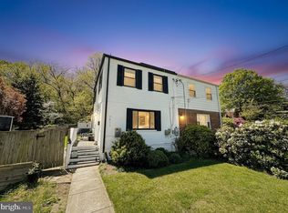 2411 Riverview Ter, Alexandria, VA 22303