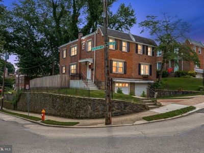 563 Overlook Rd, Philadelphia, PA, 19128