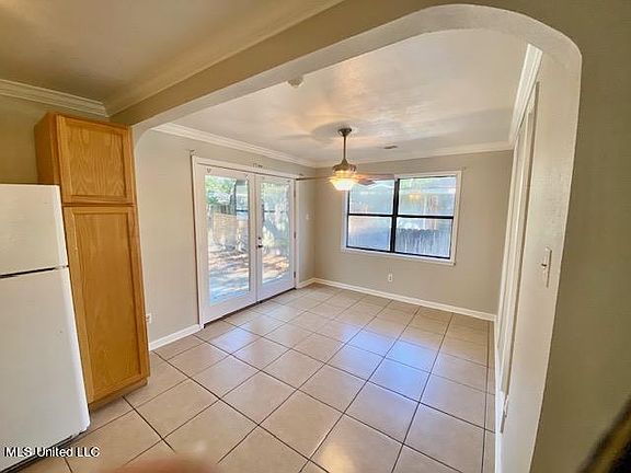 4th image of 229 Woodland Cir