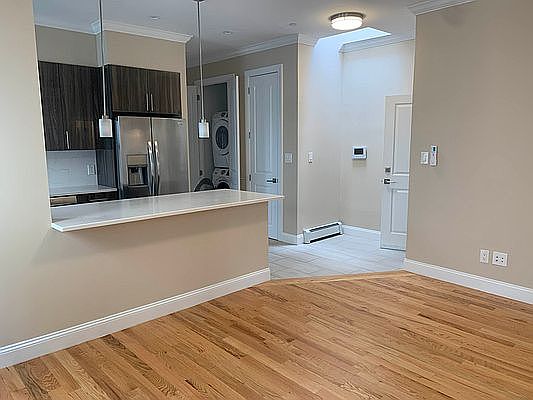 4th image of 21-67 36th St #2T