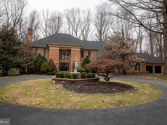 3rd image of 10429 Kingsbridge Rd