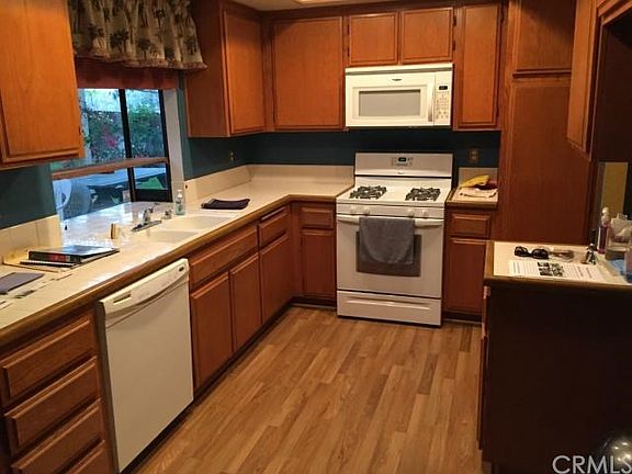3rd image of 1931 Kingsbury Dr
