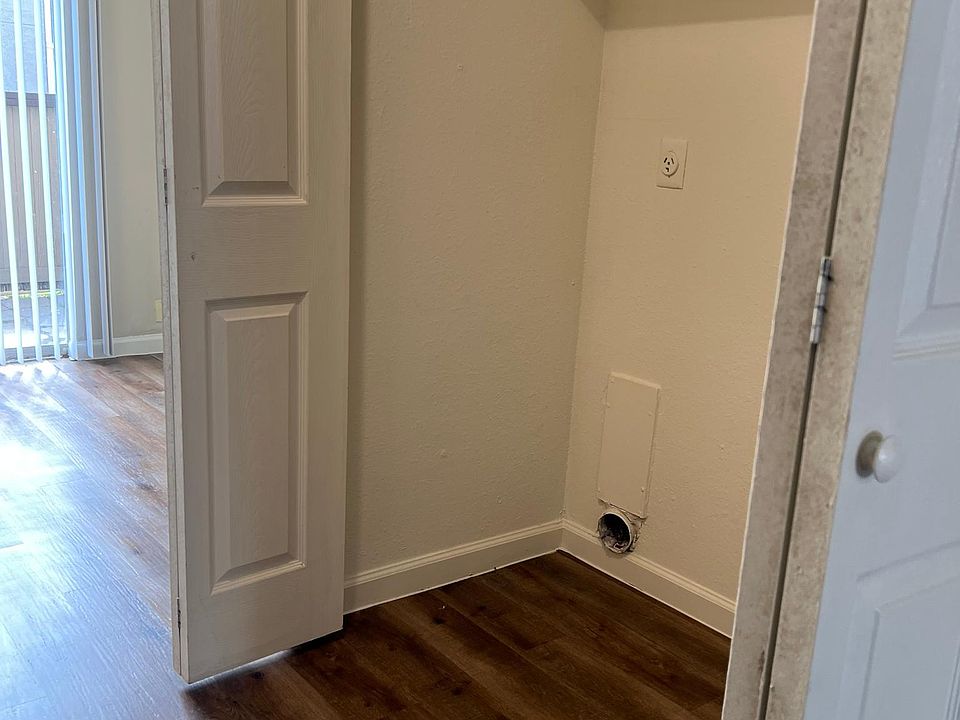 1st image of 1302 E Broadway St APT 318