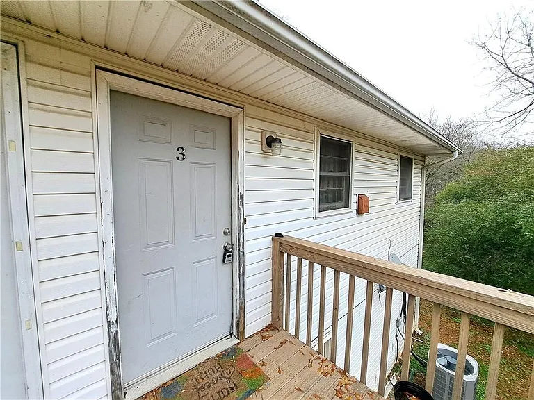 1457 Railroad Ave #3 — Photo 1