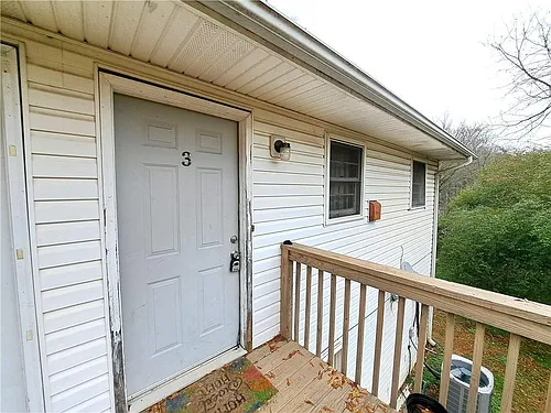 1457 Railroad Ave #3 Photo 1